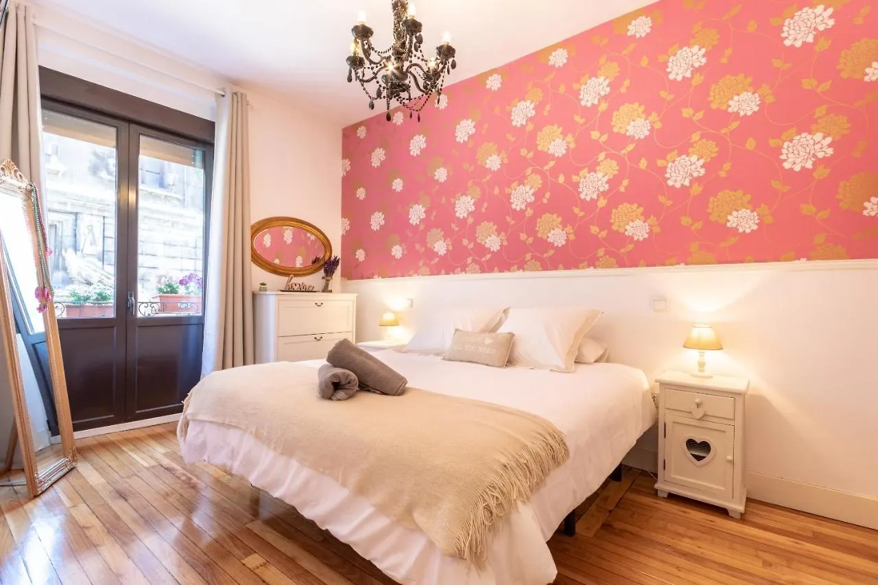 Apartment Between Old Town & Guggenheim!! Private Parking Bilbau