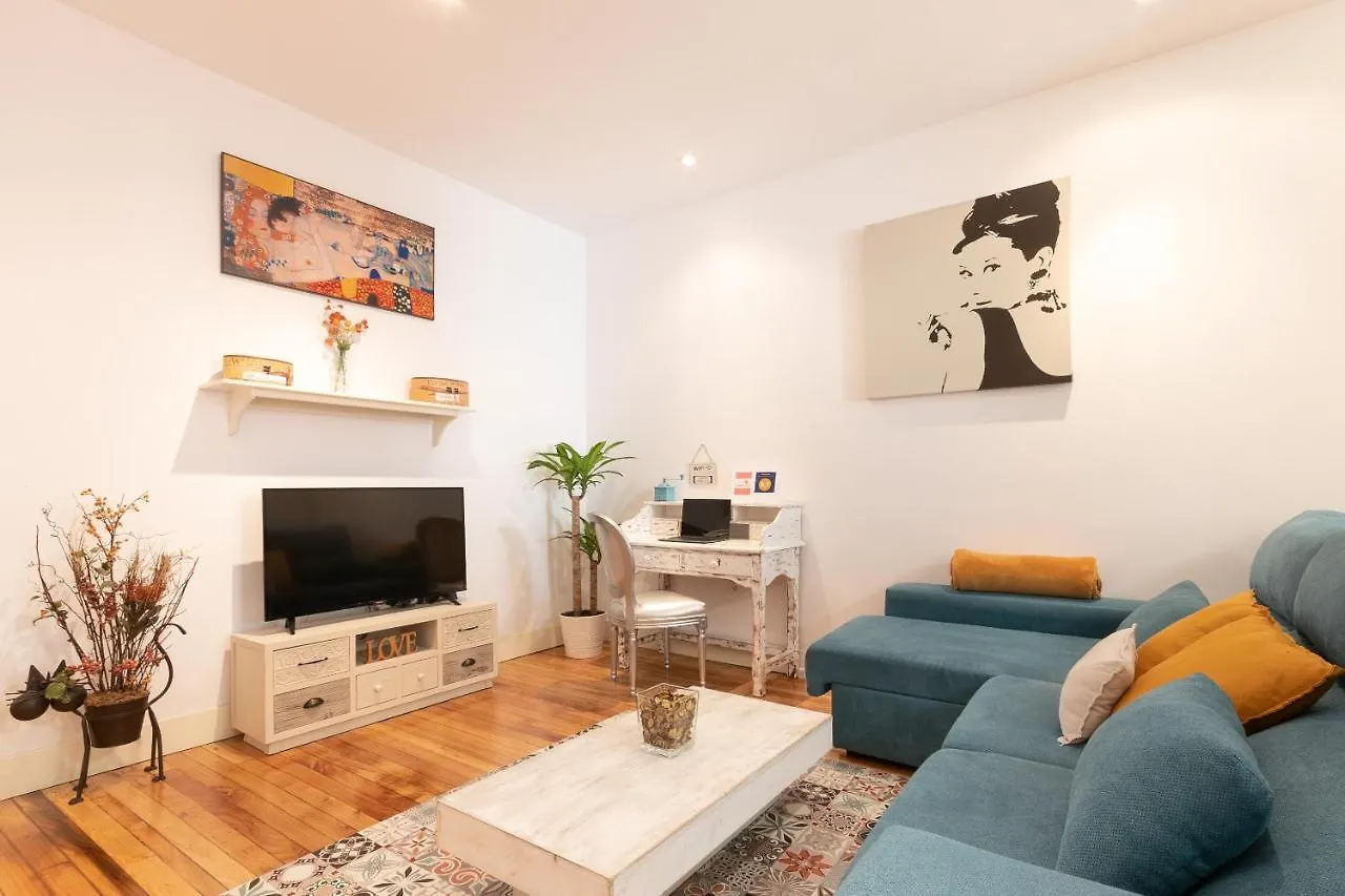 Apartment Between Old Town & Guggenheim!! Private Parking Bilbao