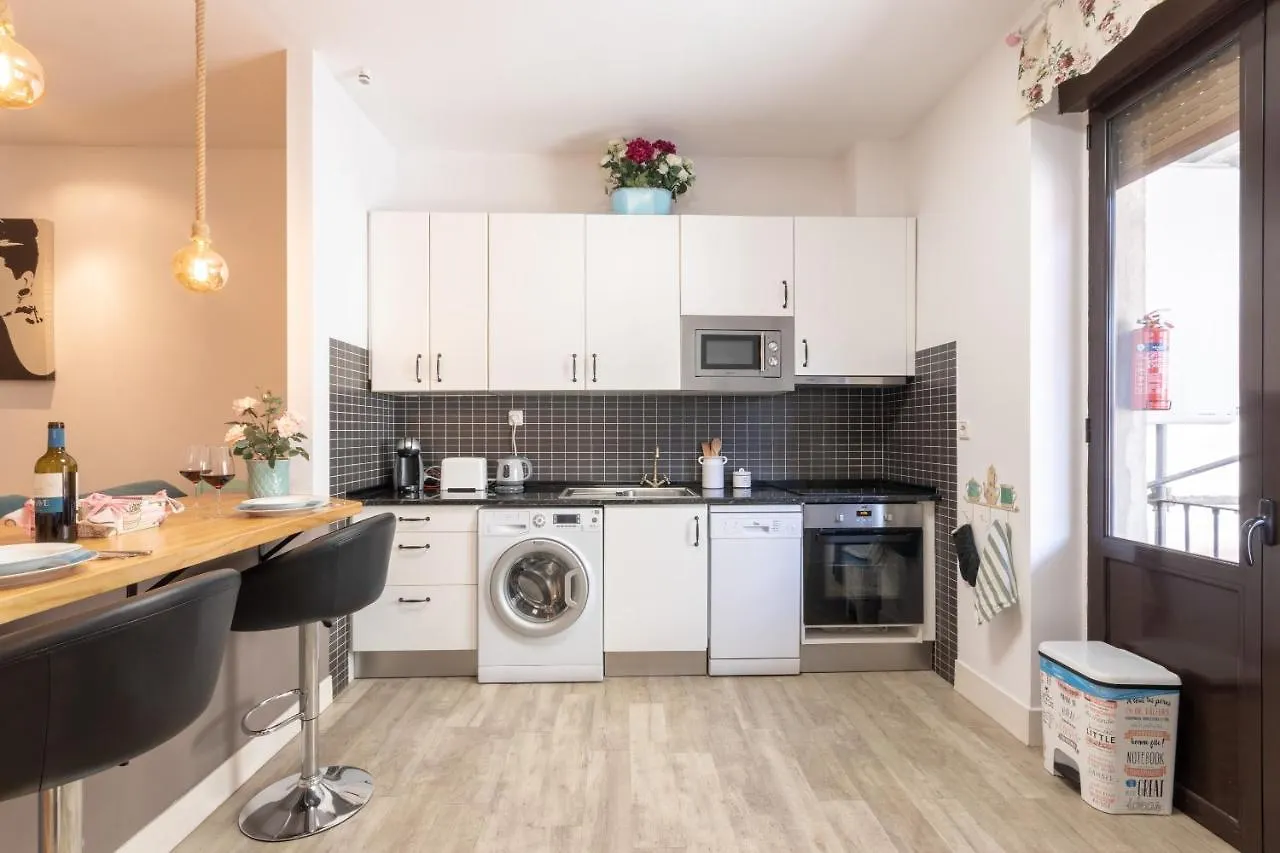 Apartment Between Old Town & Guggenheim!! Private Parking Bilbao Spain