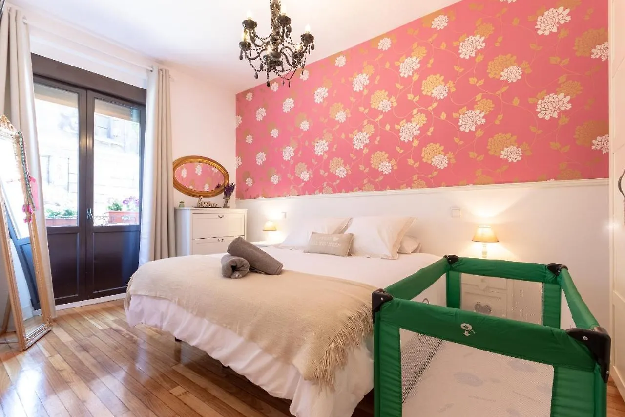 Apartment Between Old Town & Guggenheim!! Private Parking Bilbao Spain